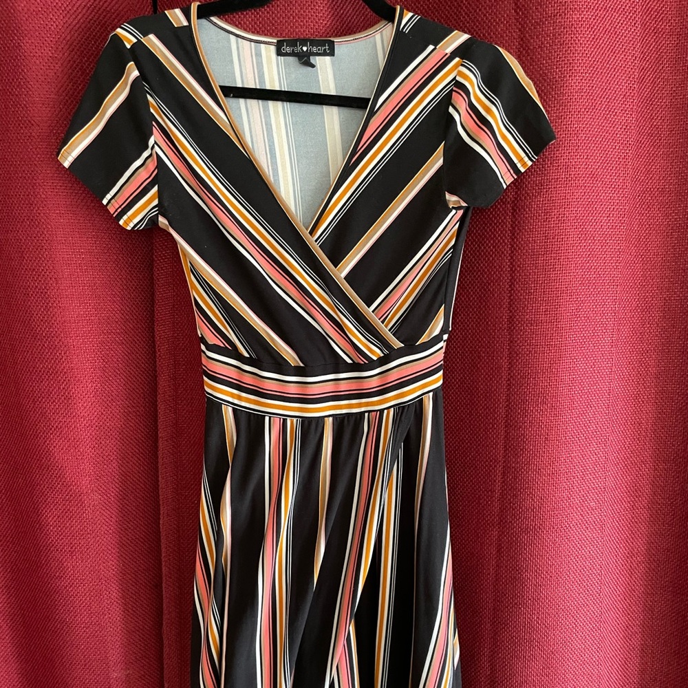 Cute summer dress. Mid length